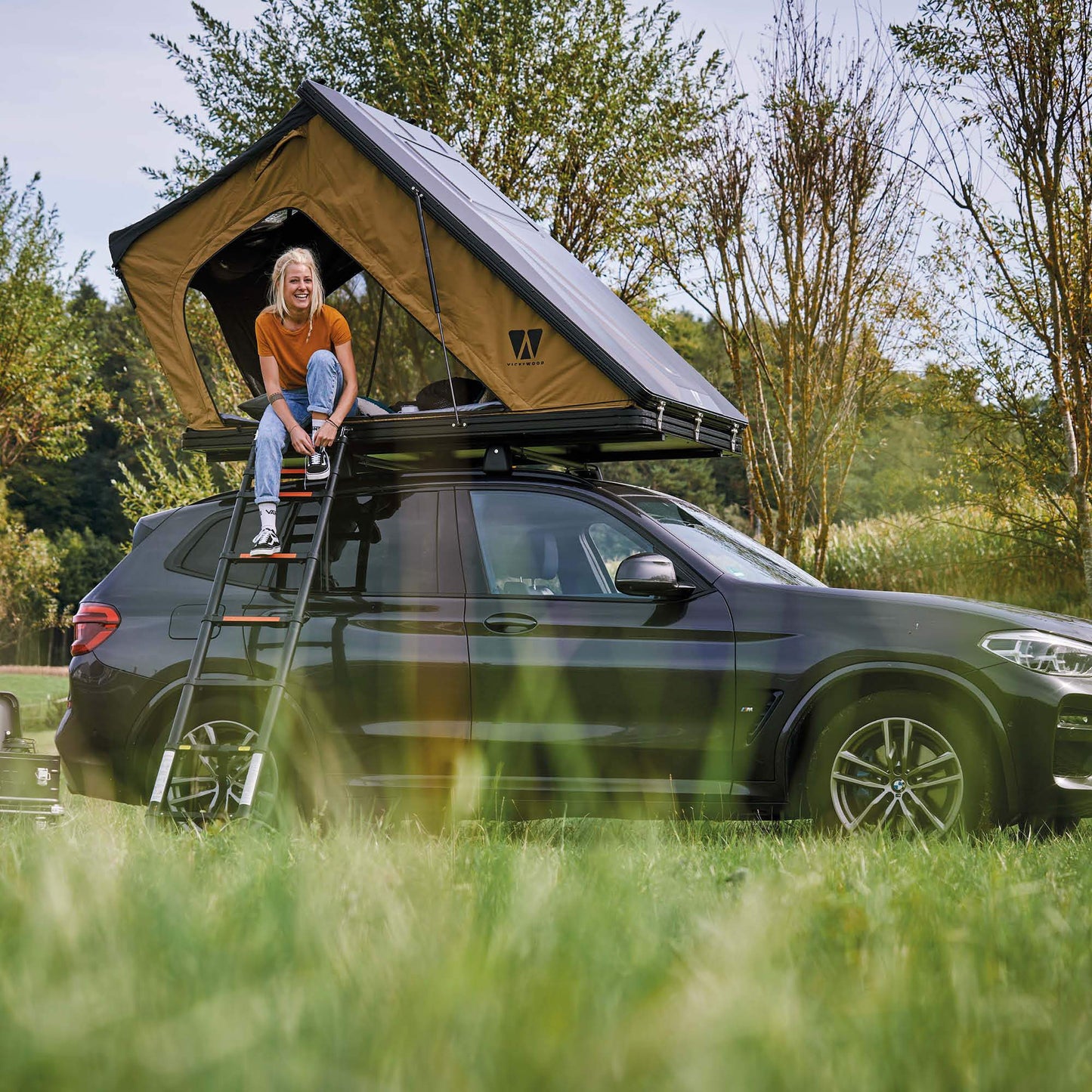  ALUMINUM HARD SHELL ROOF TENT CUMARU 135 - Dachzelt